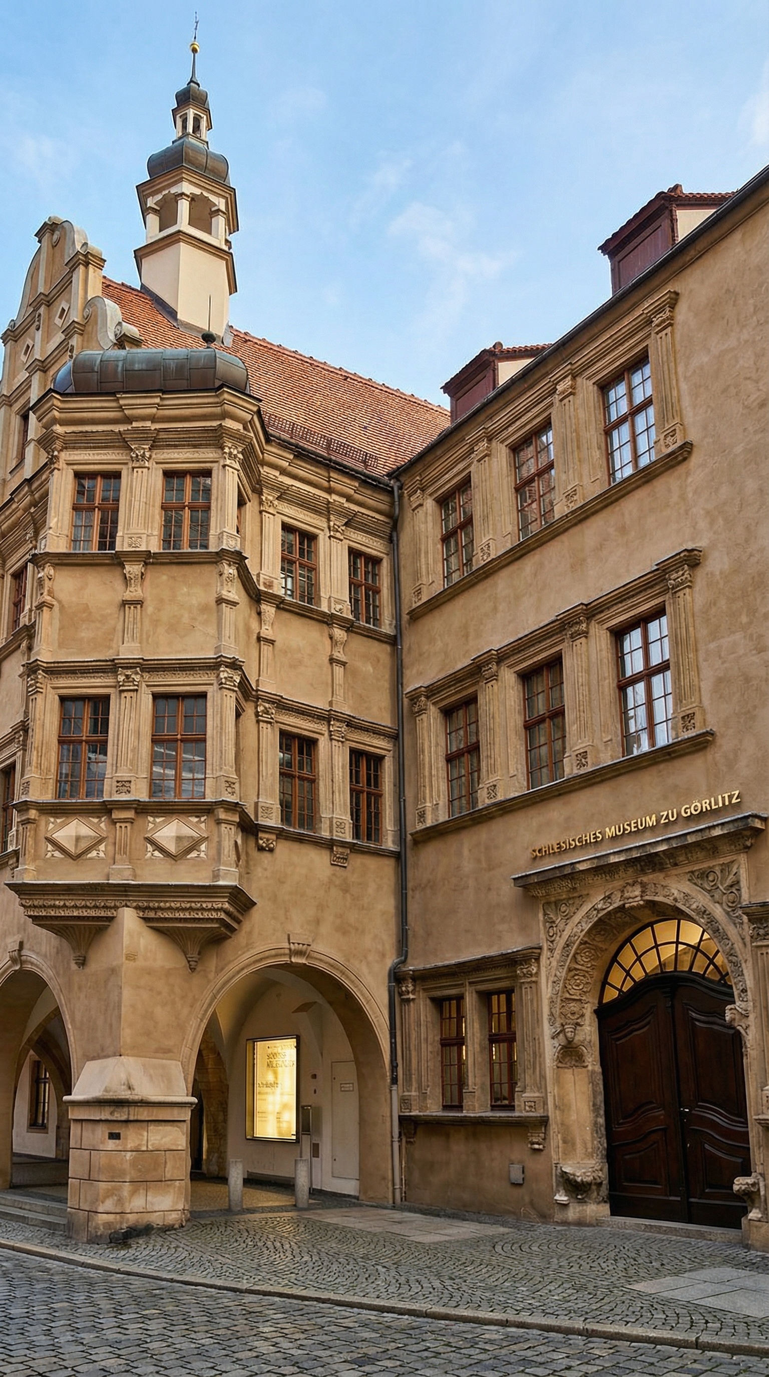 Archiwalne zdjęcie gmachu Muzeum Śląskiego